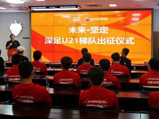 嫩模被强到高潮呻吟不断故事